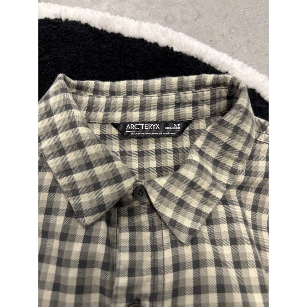 Arcteryx Mens Long Sleeve Button Down Gingham Plaid Shirt Grey Small Logo - Picture 3 of 6